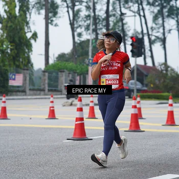 Runner Photo 7052665