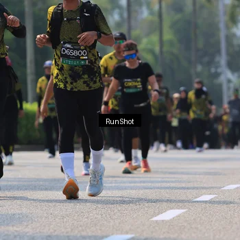 Runner Photo 7052700