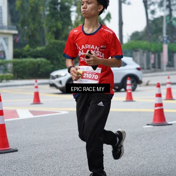 Runner Photo 7052875