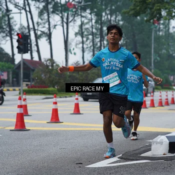 Runner Photo 7052901