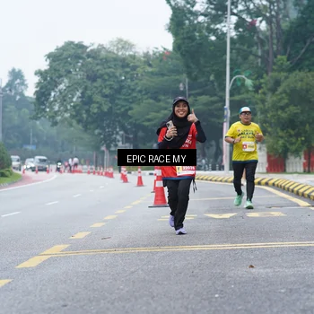 Runner Photo 7053000