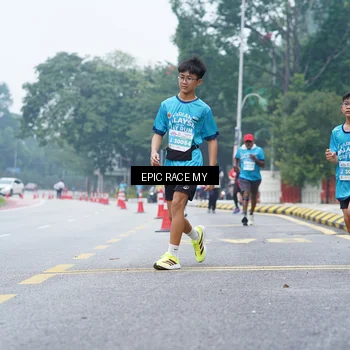 Runner Photo 7053030