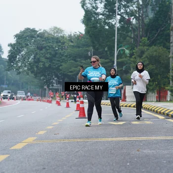 Runner Photo 7053085