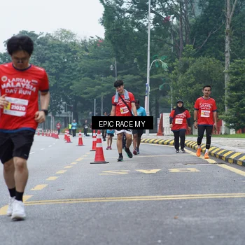 Runner Photo 7053108