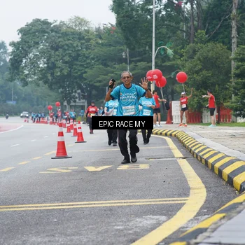 Runner Photo 7053537