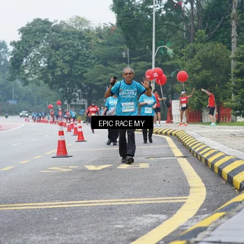 Runner Photo 7053538