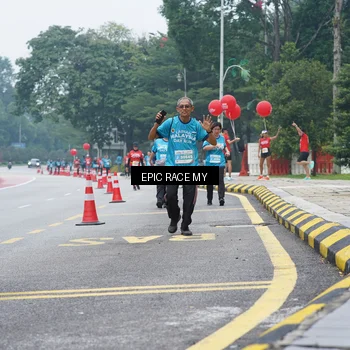 Runner Photo 7053542