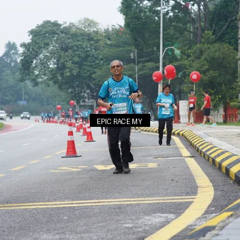 Runner Photo 7053547