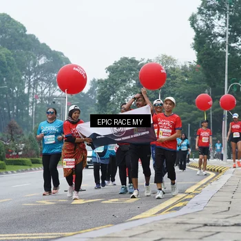 Runner Photo 7053554