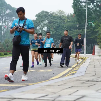 Runner Photo 7053673