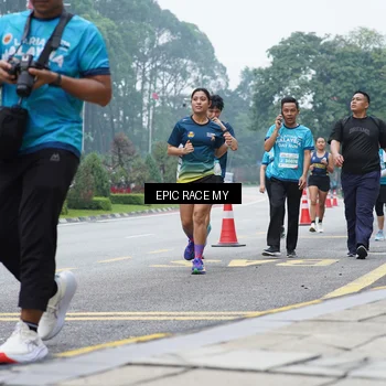 Runner Photo 7053677