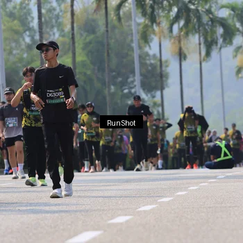 Runner Photo 7053858