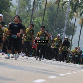 Runner Photo 7053954