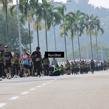 Runner Photo 7054003
