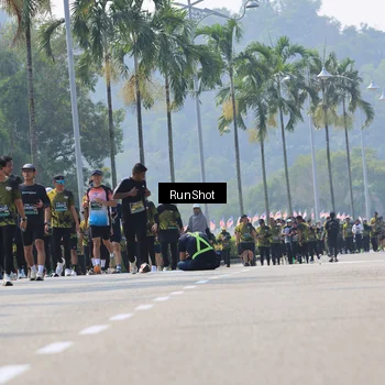 Runner Photo 7054005
