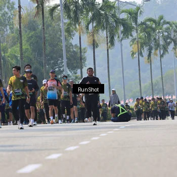 Runner Photo 7054009