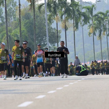 Runner Photo 7054010