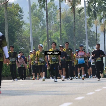 Runner Photo 7054011