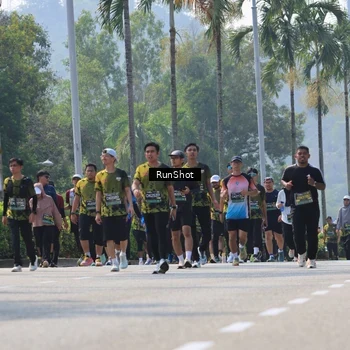 Runner Photo 7054013