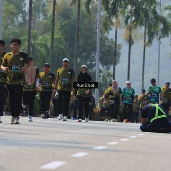 Runner Photo 7054016