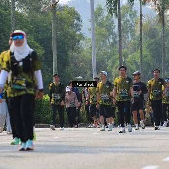 Runner Photo 7054020