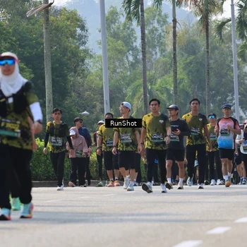 Runner Photo 7054021