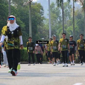 Runner Photo 7054024