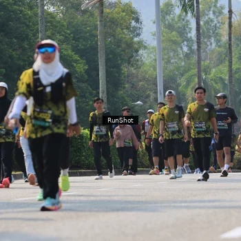 Runner Photo 7054030