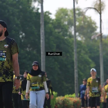 Runner Photo 7054041