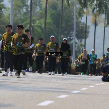 Runner Photo 7054042