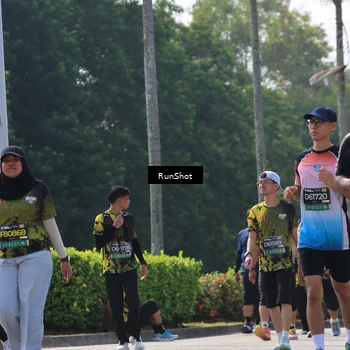 Runner Photo 7054051
