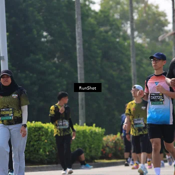 Runner Photo 7054057