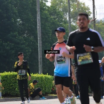 Runner Photo 7054061