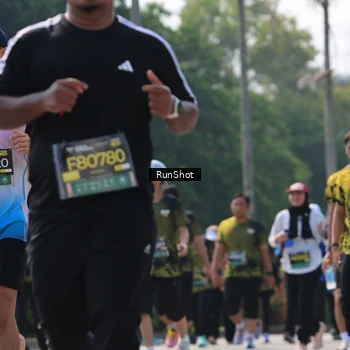 Runner Photo 7054065