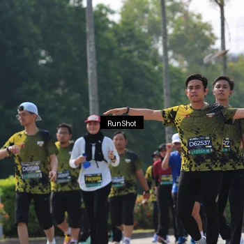 Runner Photo 7054084