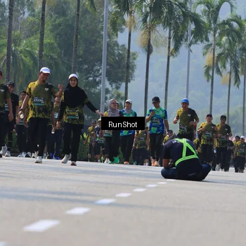 Runner Photo 7054101