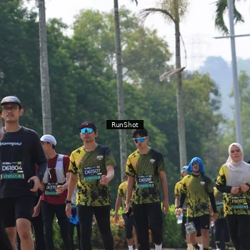Runner Photo 7054111