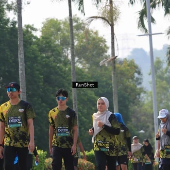 Runner Photo 7054118