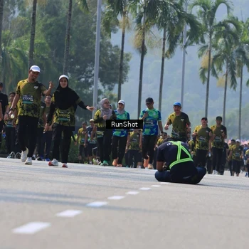 Runner Photo 7054124