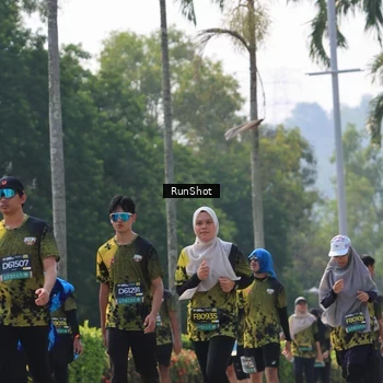 Runner Photo 7054125