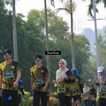 Runner Photo 7054129