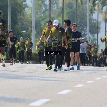 Runner Photo 7054147