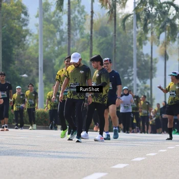 Runner Photo 7054151