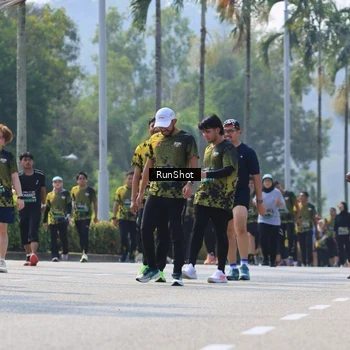 Runner Photo 7054155