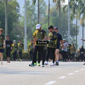 Runner Photo 7054156