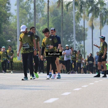 Runner Photo 7054160