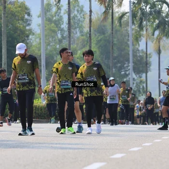 Runner Photo 7054170