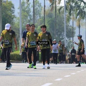Runner Photo 7054174