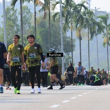 Runner Photo 7054178