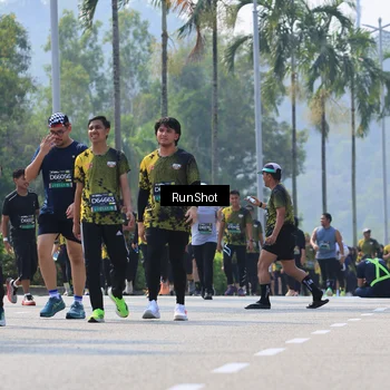 Runner Photo 7054181